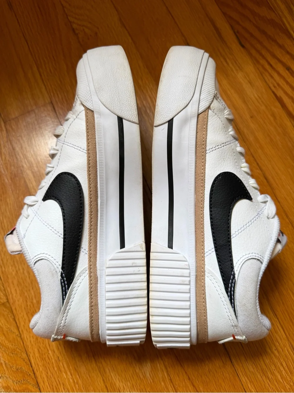 Nike court legacy
